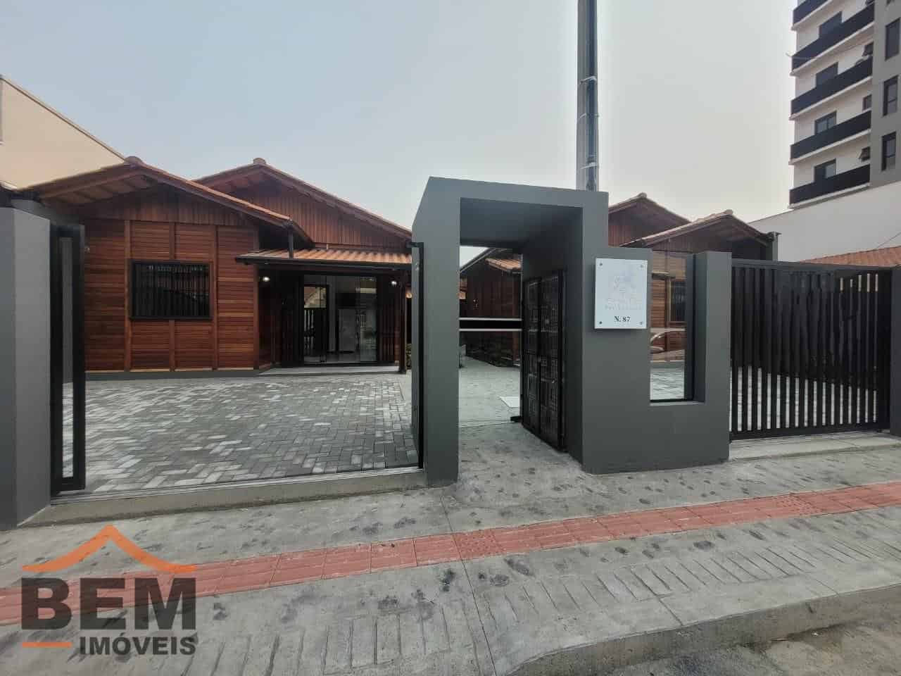Casa para Locação com 2 quartos e 40m² no bairro Centro, em Itajaí - SC - Imagem 1