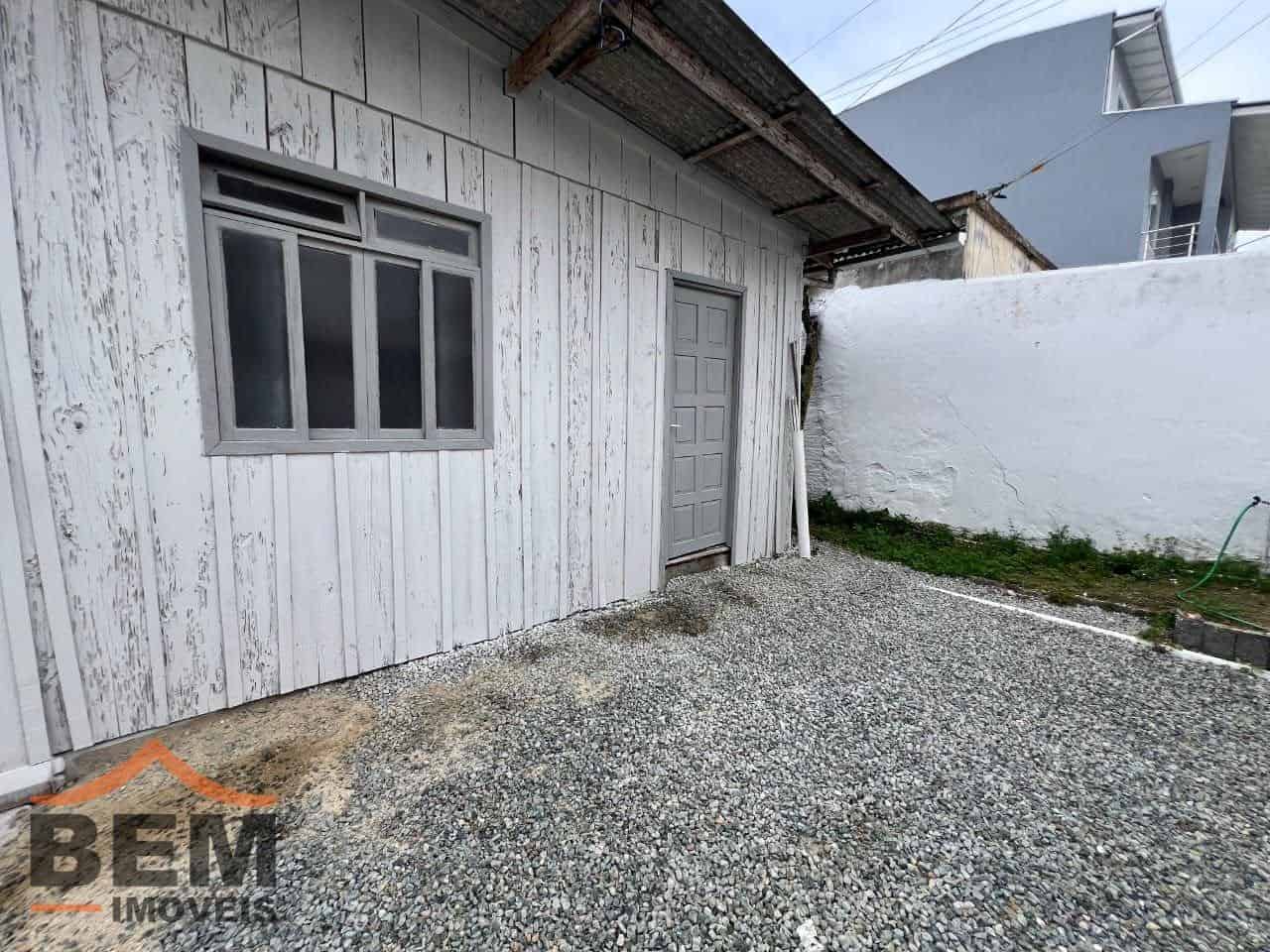 Casa para Locação com 1 quarto e 40m² no bairro Dom Bosco, em Itajaí - SC - Imagem 2