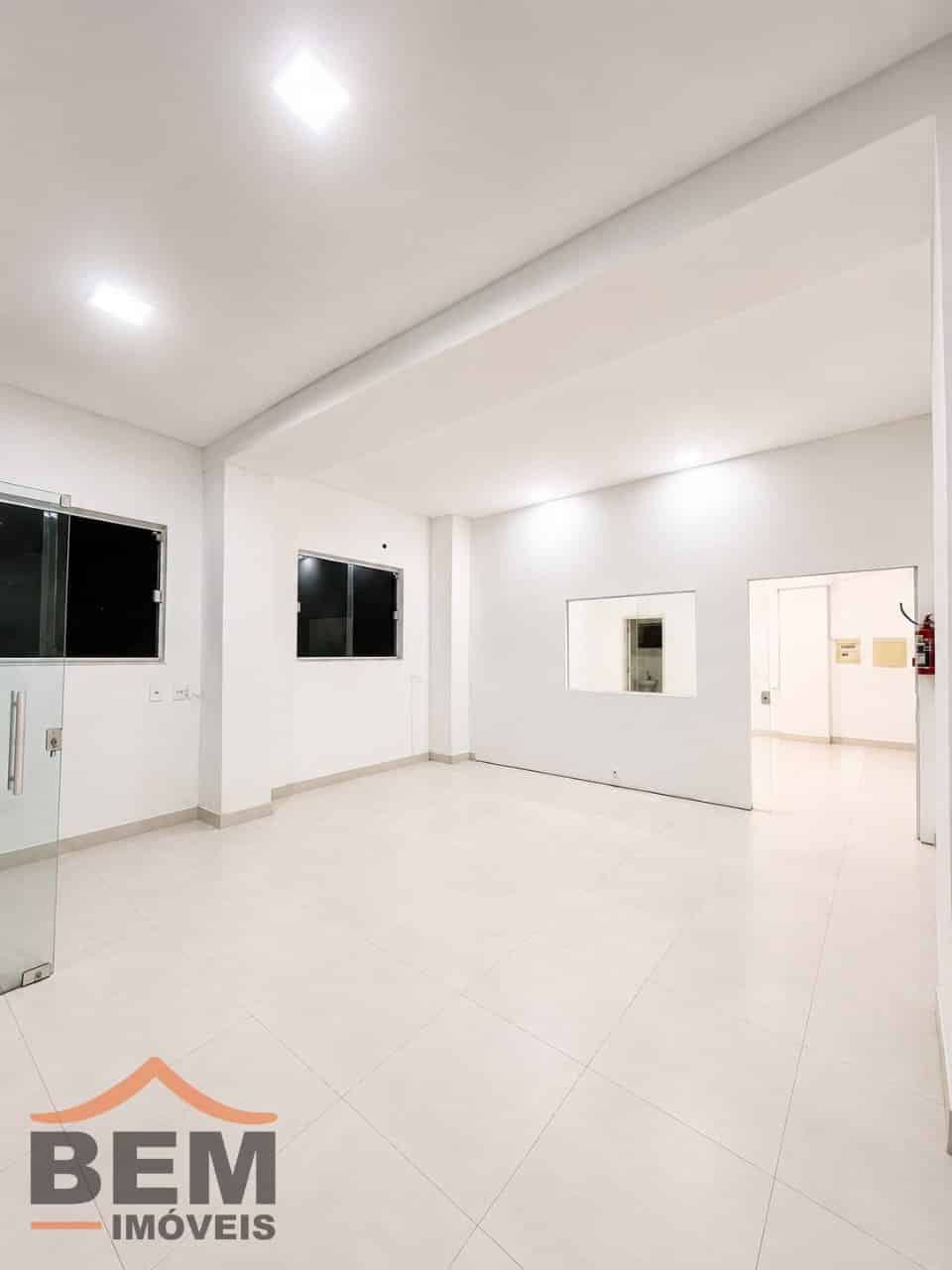 Sala Comercial para Venda no bairro Tabuleiro, em Camboriú - SC - Imagem 2
