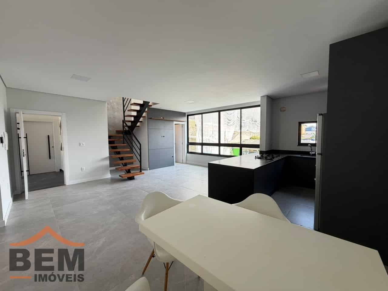 Apartamento para Venda com 2 quartos e 180m² no bairro Centro, em Itajaí - SC - Imagem 2