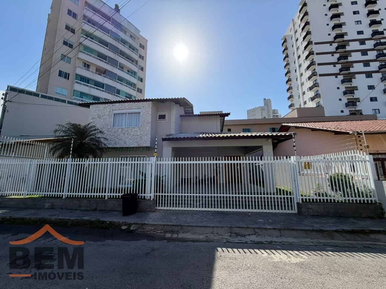 Casa para Venda com 3 quartos e 230m² no bairro Centro, em Itajaí - SC - Imagem 1