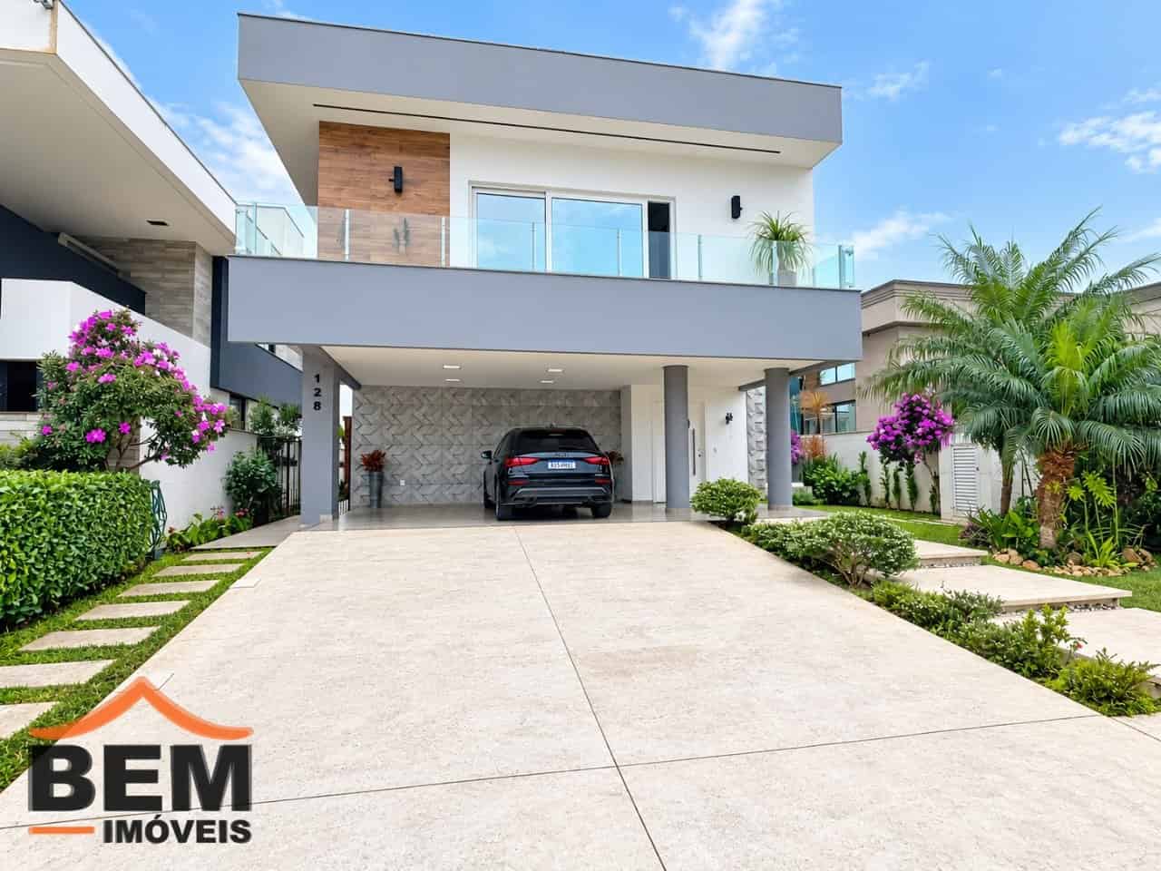 Casa para Venda com 3 quartos e 389m² no bairro Santa Regina, em Camboriú - SC - Imagem 1