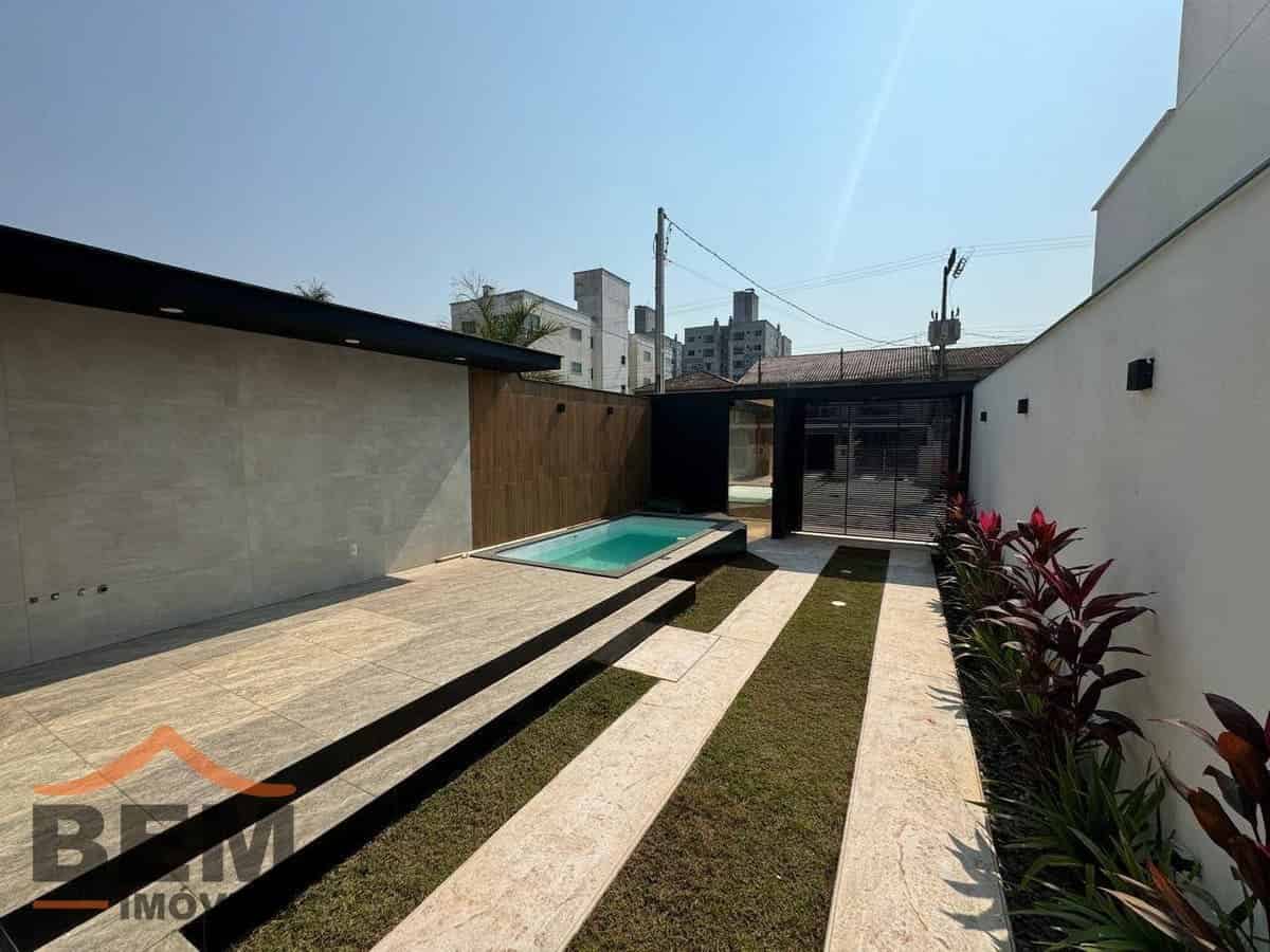 Casa para Venda com 3 quartos e 130m² no bairro Centro, em Camboriú - SC - Imagem 1