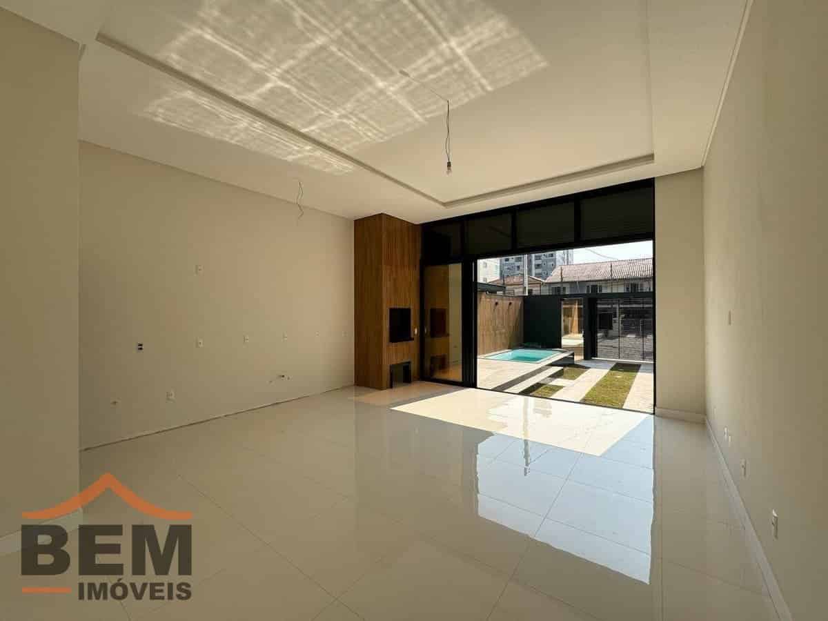 Casa para Venda com 3 quartos e 130m² no bairro Centro, em Camboriú - SC - Imagem 2