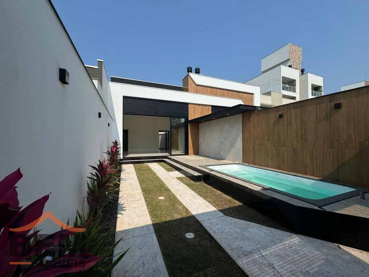 Casa para Venda com 3 quartos e 130m² no bairro Centro, em Camboriú - SC - Imagem 3