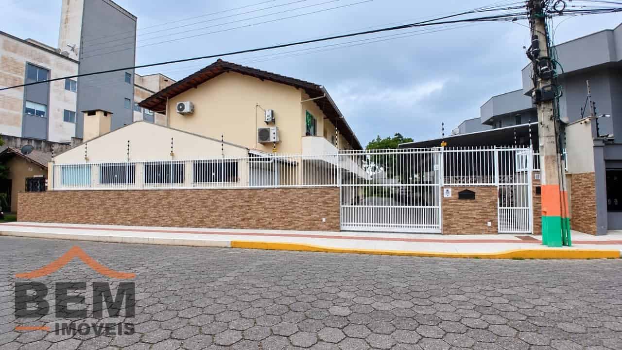 Casa para Venda com 2 quartos no bairro Centro, em Camboriú - SC - Imagem 1