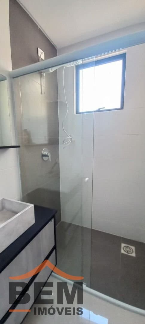 Apartamento para Locação com 2 quartos sendo 1 suíte, 1 vaga no bairro Centro em Itajaí/SC