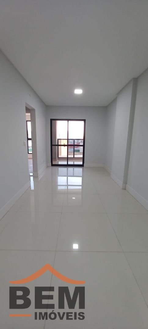 Apartamento para Locação com 2 quartos sendo 1 suíte, 1 vaga no bairro Centro em Itajaí/SC