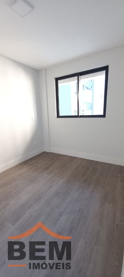 Apartamento para Locação com 2 quartos sendo 1 suíte, 1 vaga no bairro Centro em Itajaí/SC