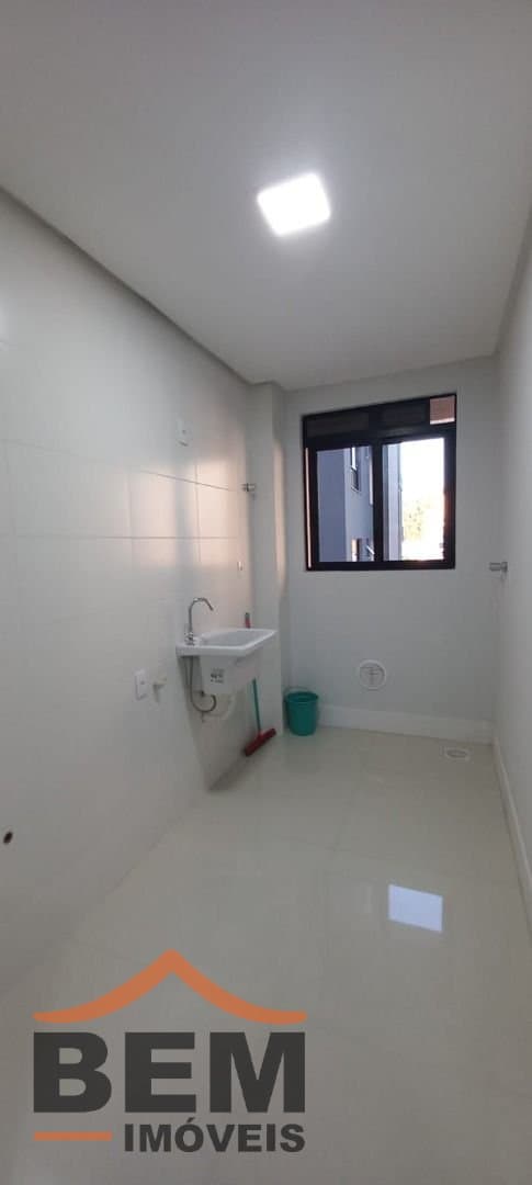 Apartamento para Locação com 2 quartos sendo 1 suíte, 1 vaga no bairro Centro em Itajaí/SC