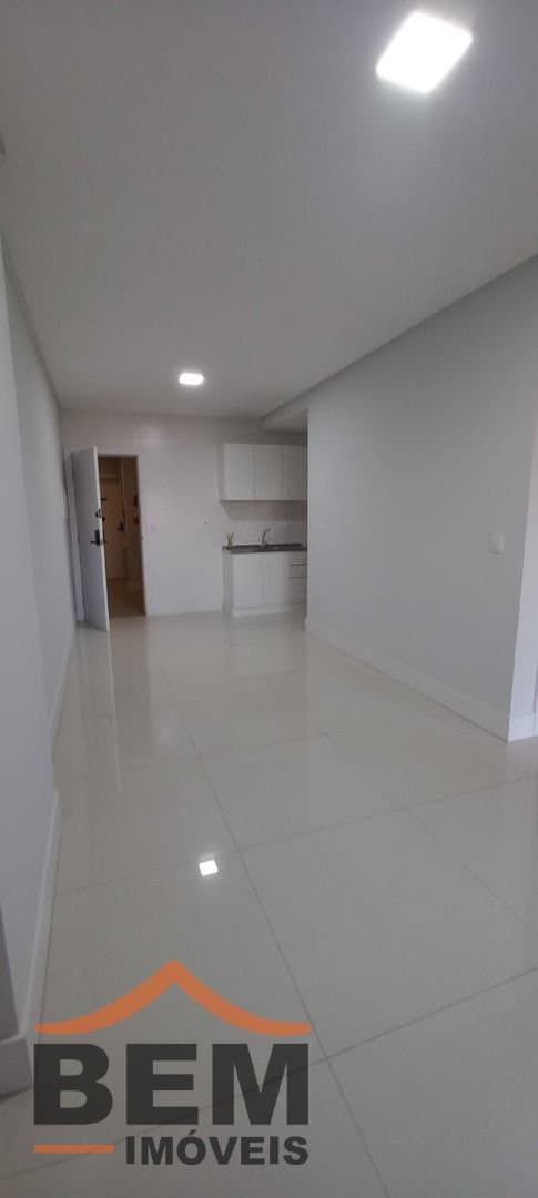 Apartamento para Locação com 2 quartos sendo 1 suíte, 1 vaga no bairro Centro em Itajaí/SC