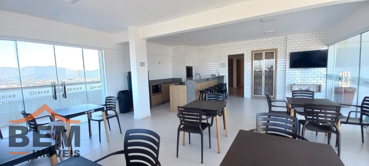 Apartamento à Venda com 2 quartos, 1 vaga no bairro São Vicente em Itajaí/SC