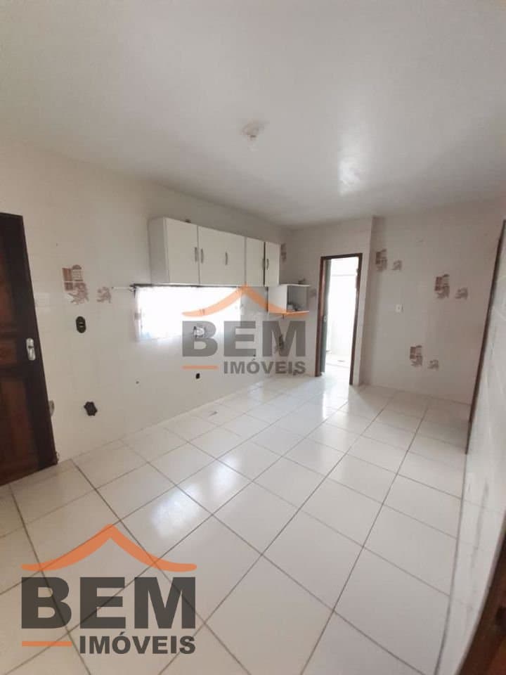 Casa para alugar com 3 quartos no bairro Espinheiros, em Itajaí