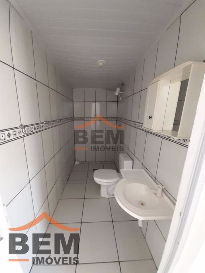 Casa para alugar com 3 quartos no bairro Espinheiros, em Itajaí