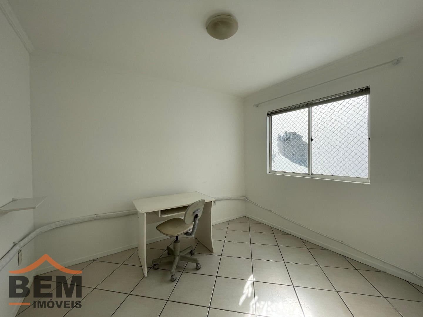 Apartamento para Locação com 2 quartos, 1 vaga no bairro Fazenda em Itajaí/SC