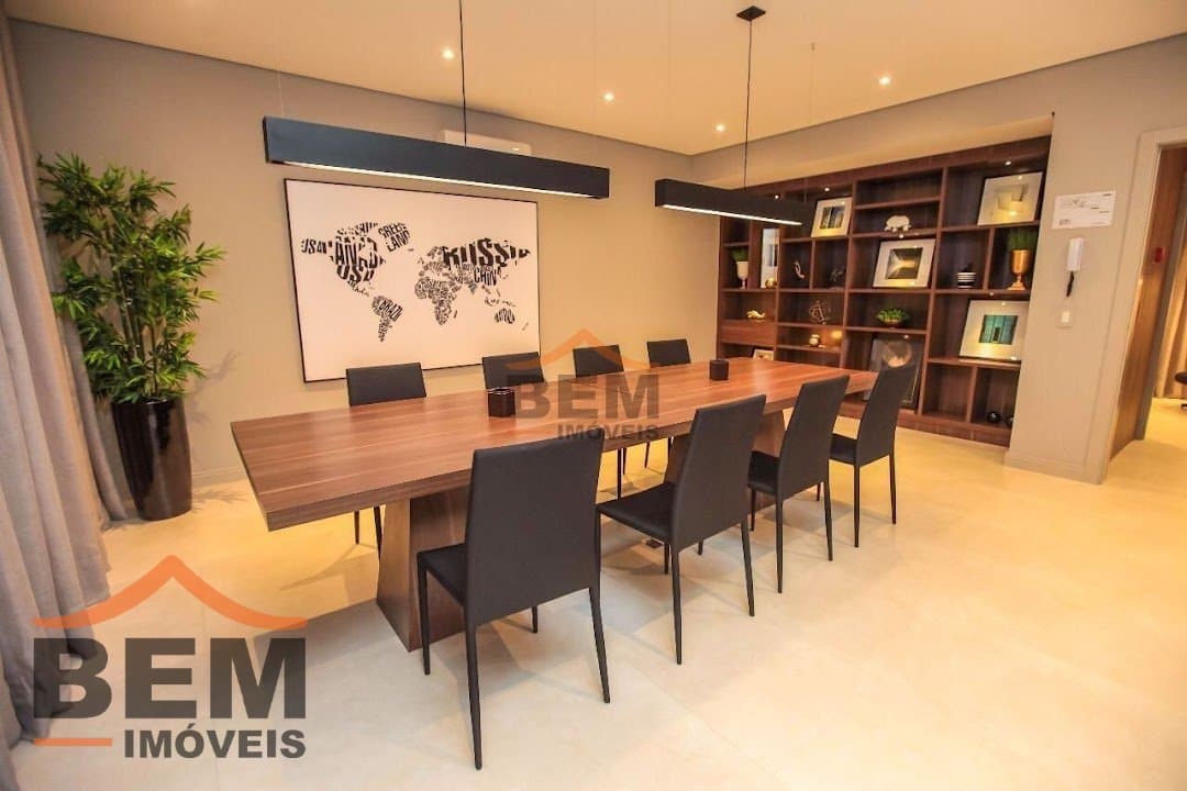 APARTAMENTO MOBILIADO COM 01 SUÍTE E 01 DEMI-SUÍTE NO CENTRO DE ITAJAÍ
