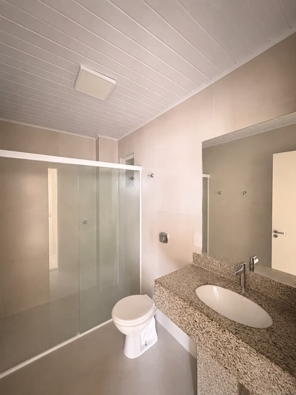 Apartamento para aluguel no Centro de Itajaí: 11 - BANHEIRO SOCIAL