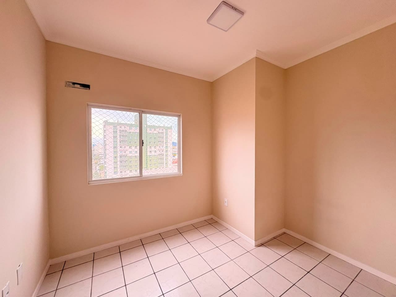 Apartamento para aluguel no Centro de Itajaí: 10 - DORMITÓRIO 01