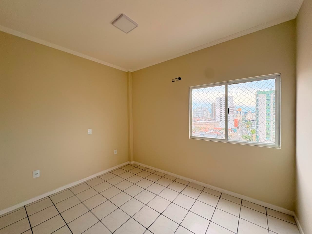 Apartamento para aluguel no Centro de Itajaí: 12 - DORMITÓRIO 02