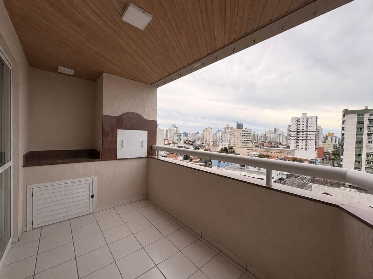 Apartamento para aluguel no Centro de Itajaí: 06 - SACADA
