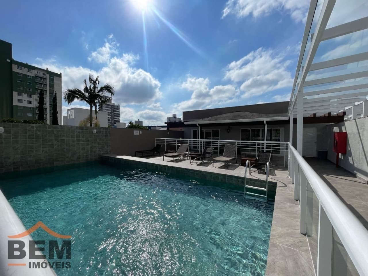 Apartamento para aluguel no Centro de Itajaí: 16 - PISCINA