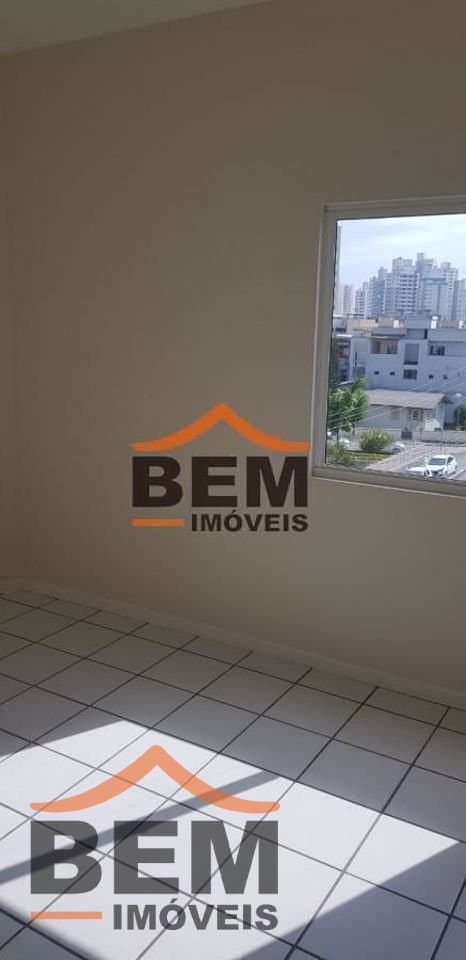 Apartamento para Locação com 3 quartos sendo 1 suíte, 1 vaga no bairro Centro em Itajaí/SC