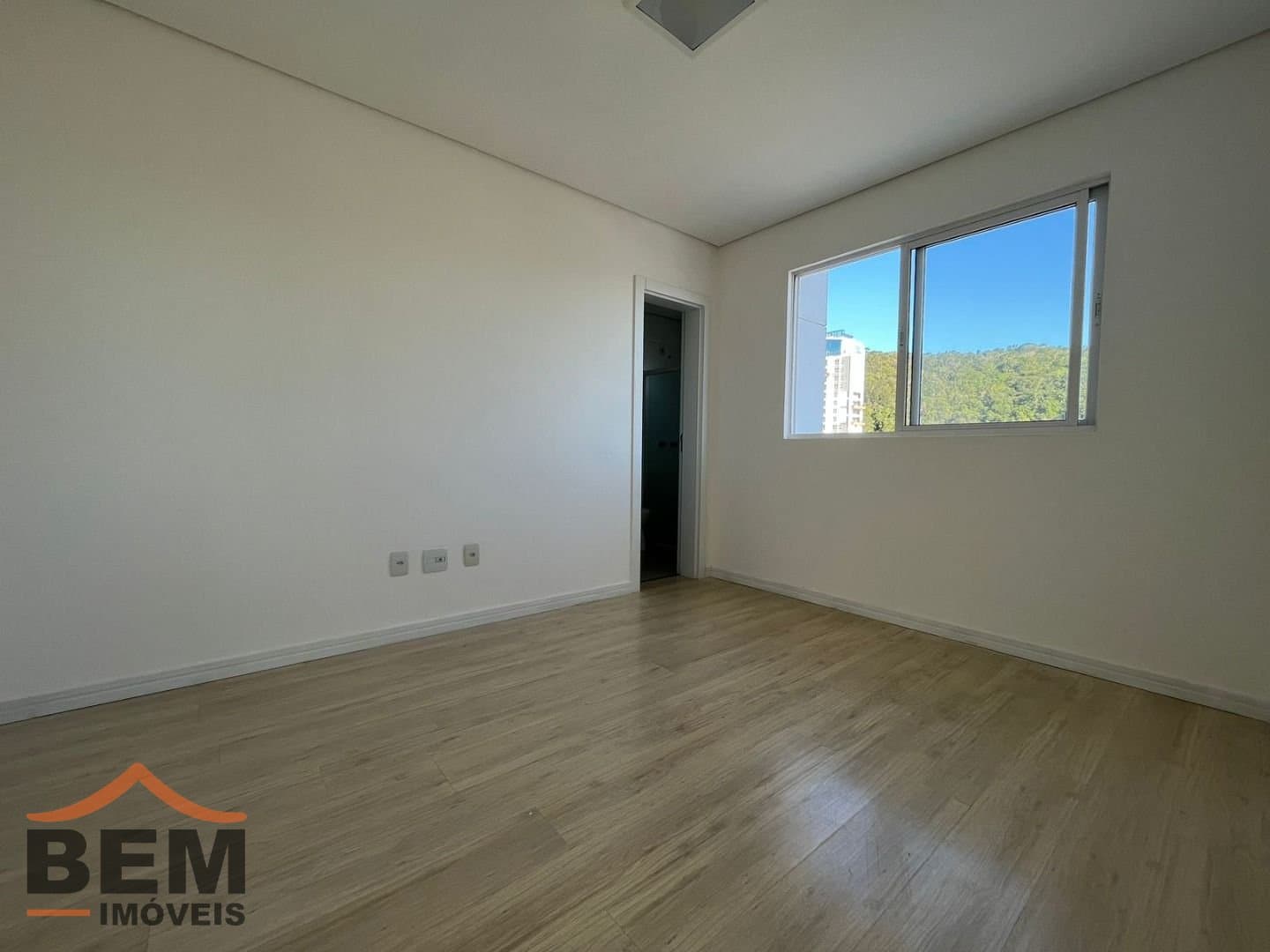Apartamento com 2 quartos sendo 1 suíte, 1 vaga no bairro Dom Bosco em Itajaí/SC