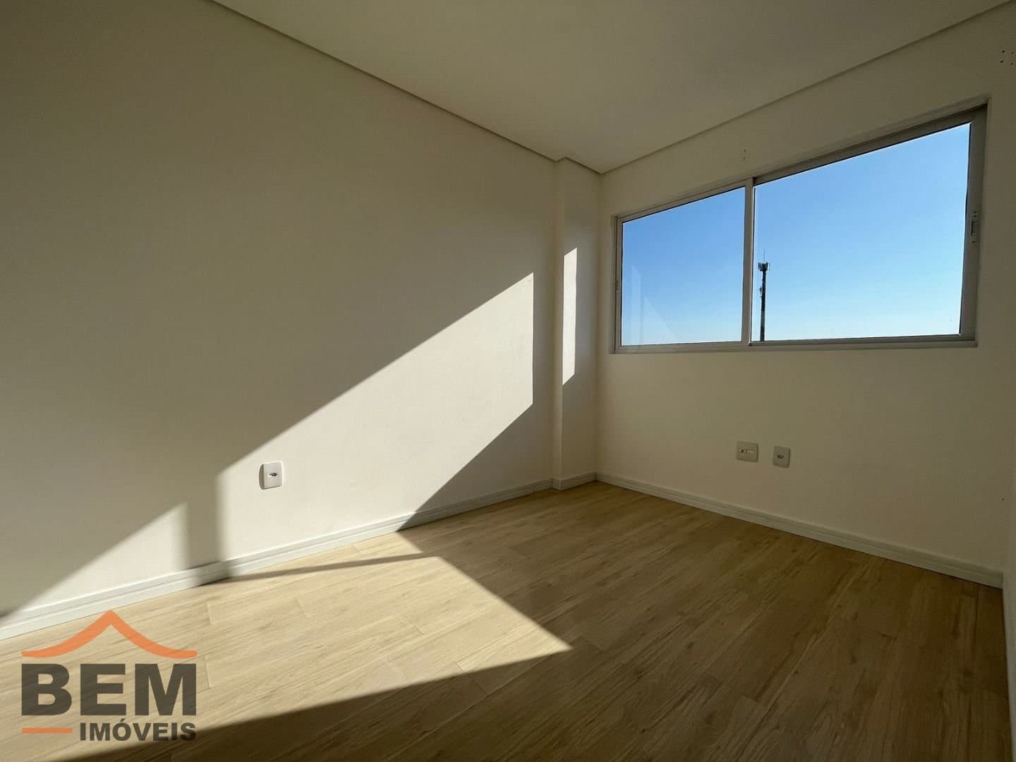 Apartamento com 2 quartos sendo 1 suíte, 1 vaga no bairro Dom Bosco em Itajaí/SC