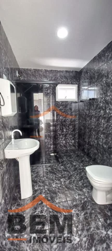 Casa para alugar com 2 quartos no bairro São João, em Itajaí.