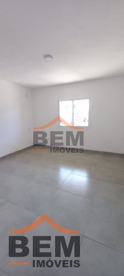 Casa para alugar com 2 quartos no bairro São João, em Itajaí.