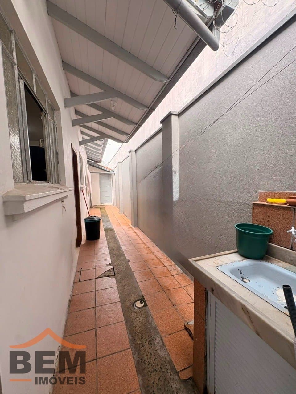 Casa para Locação com 3 quartos sendo 1 suíte, 1 vaga no bairro Centro em Itajaí/SC: 18 - ÁREA DE SERVIÇO