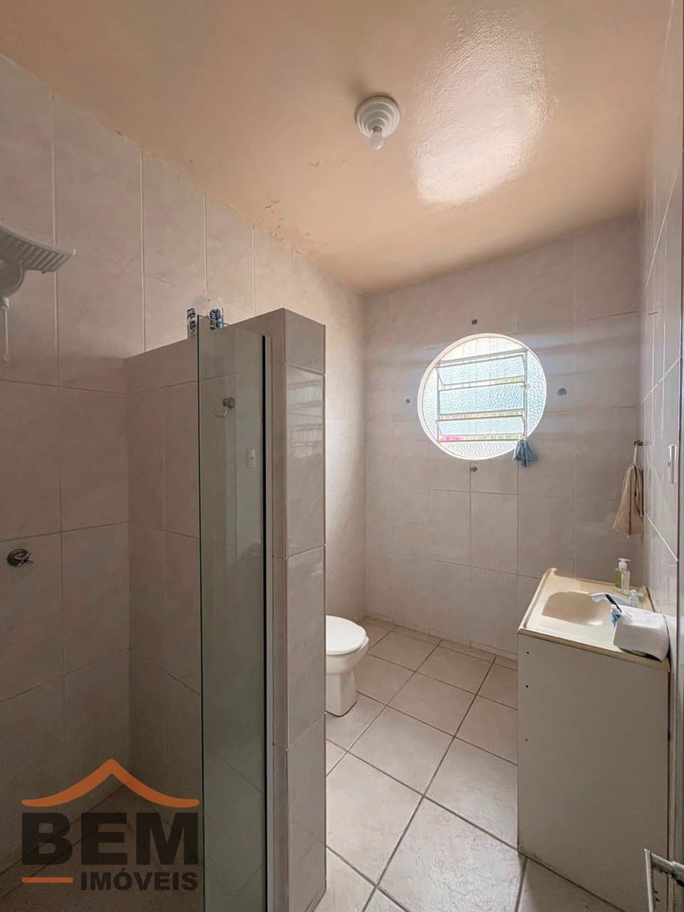 Casa para Locação com 3 quartos sendo 1 suíte, 1 vaga no bairro Centro em Itajaí/SC: 14 - BANHEIRO SOCIAL