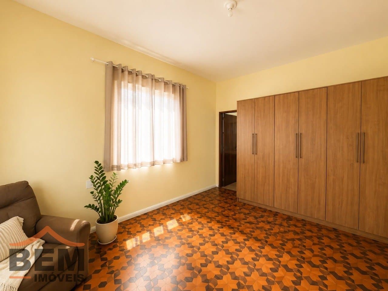 Casa para Locação com 3 quartos sendo 1 suíte, 1 vaga no bairro Centro em Itajaí/SC: 07 - SUITE