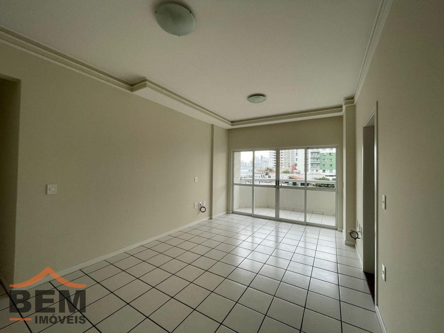 Apartamento para Locação com 3 quartos e 110m² no bairro Centro, em Itajaí - SC
