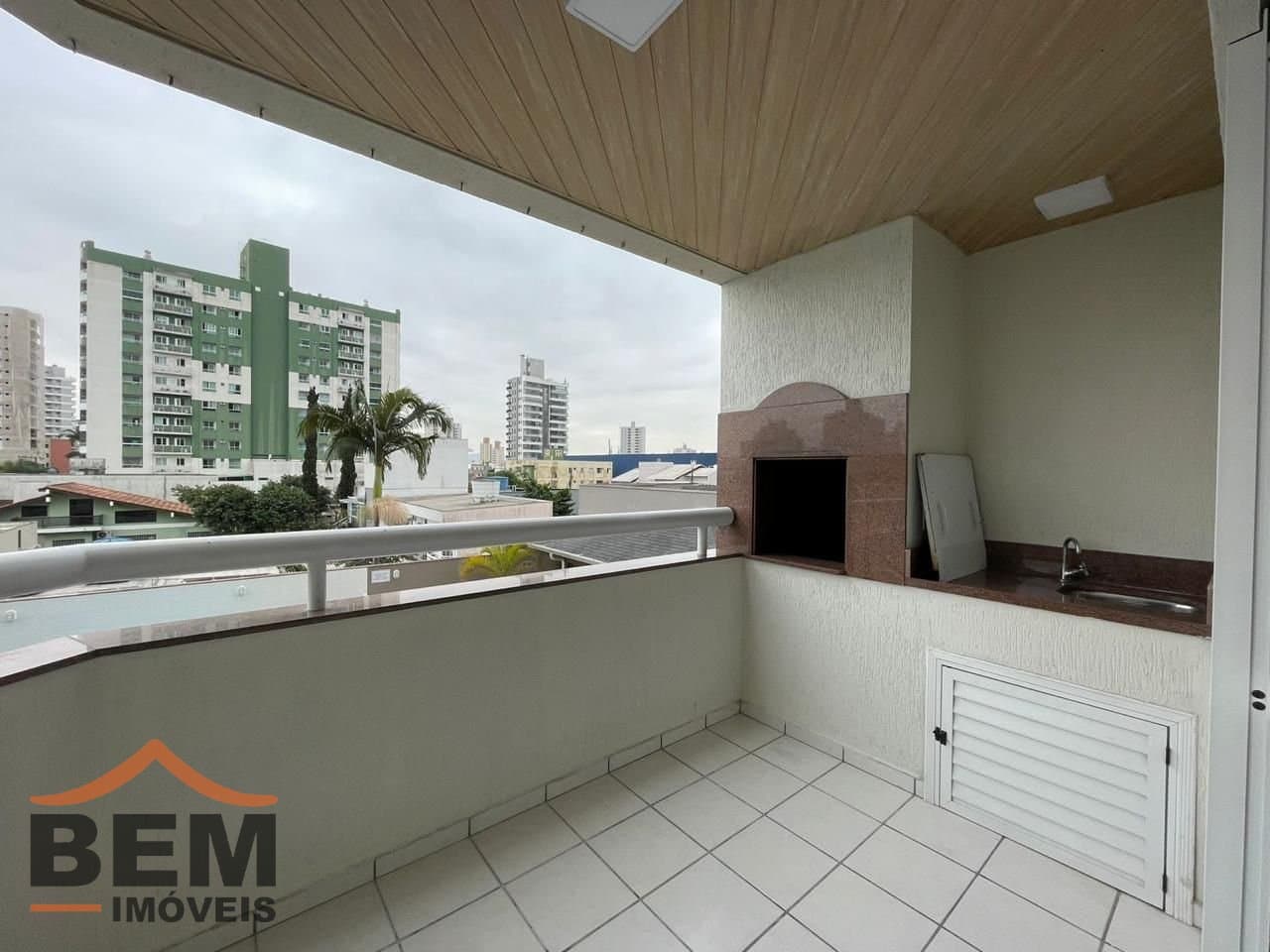 Apartamento para Locação com 3 quartos e 110m² no bairro Centro, em Itajaí - SC