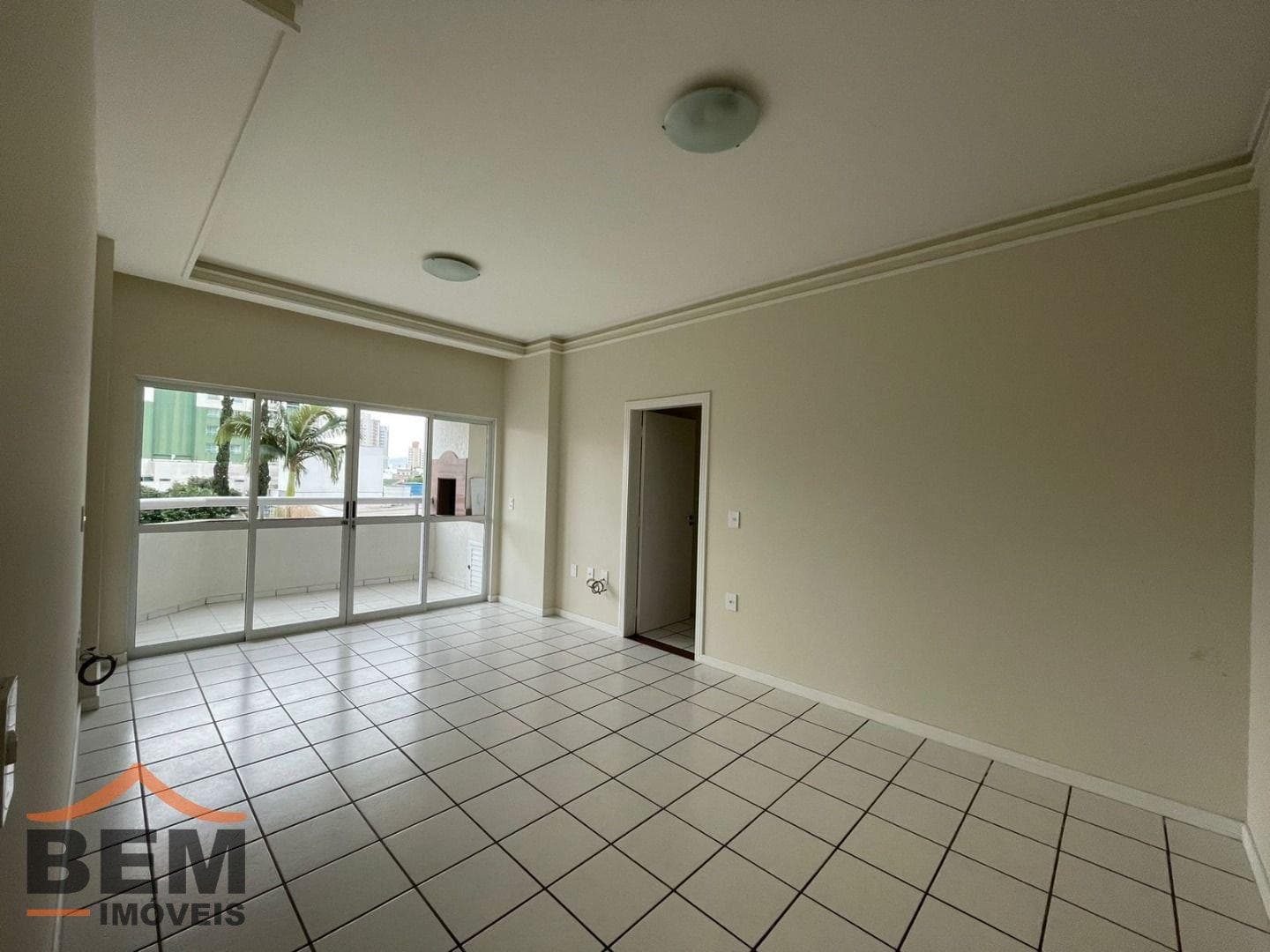 Apartamento para Locação com 3 quartos e 110m² no bairro Centro, em Itajaí - SC