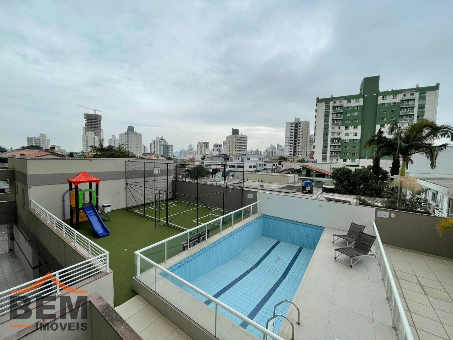 Apartamento para Locação com 3 quartos e 110m² no bairro Centro, em Itajaí - SC