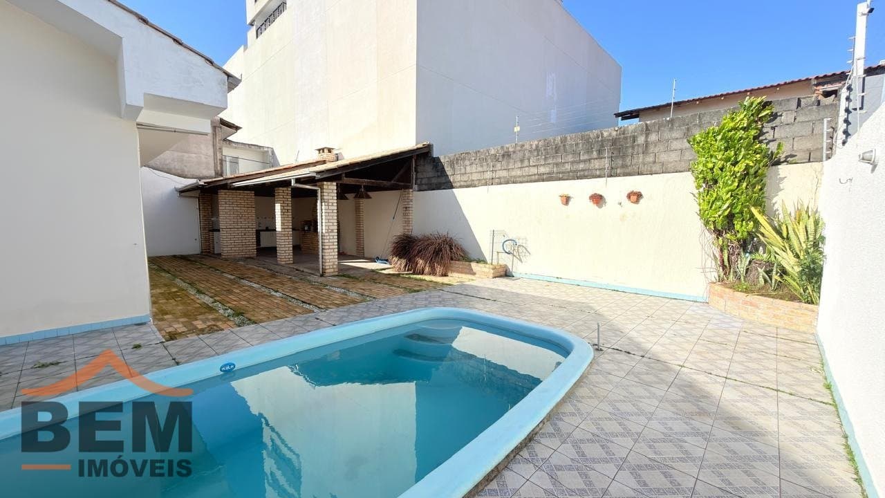 Casa à venda, com 01 Suíte e 04 dormitórios, no bairro  Dom Bosco - Itajaí /SC