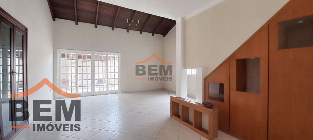 Casa à venda, com 01 Suíte e 04 dormitórios, no bairro  Dom Bosco - Itajaí /SC