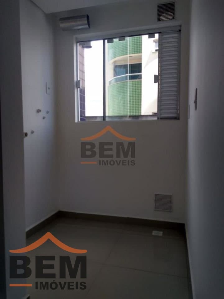 Apartamento para Locação com 2 quartos no bairro Centro, em Itajaí - SC