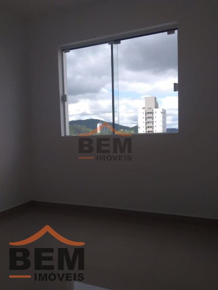 Apartamento para Locação com 2 quartos no bairro Centro, em Itajaí - SC