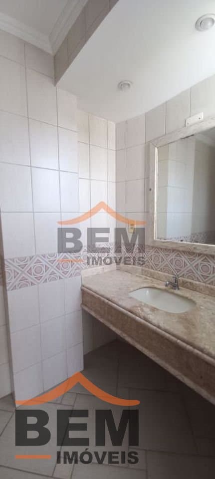 Apartamento para Locação com 3 quartos sendo 1 suíte, 1 vaga no bairro Centro em Itajaí/SC