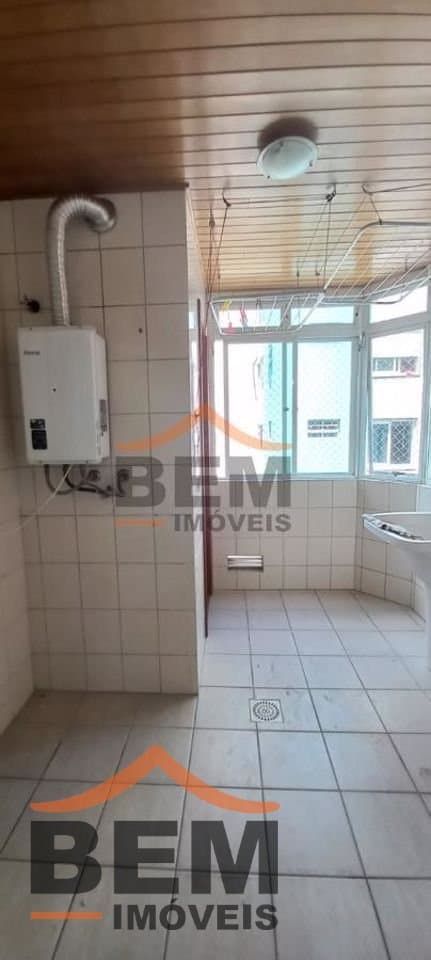 Apartamento para Locação com 3 quartos sendo 1 suíte, 1 vaga no bairro Centro em Itajaí/SC