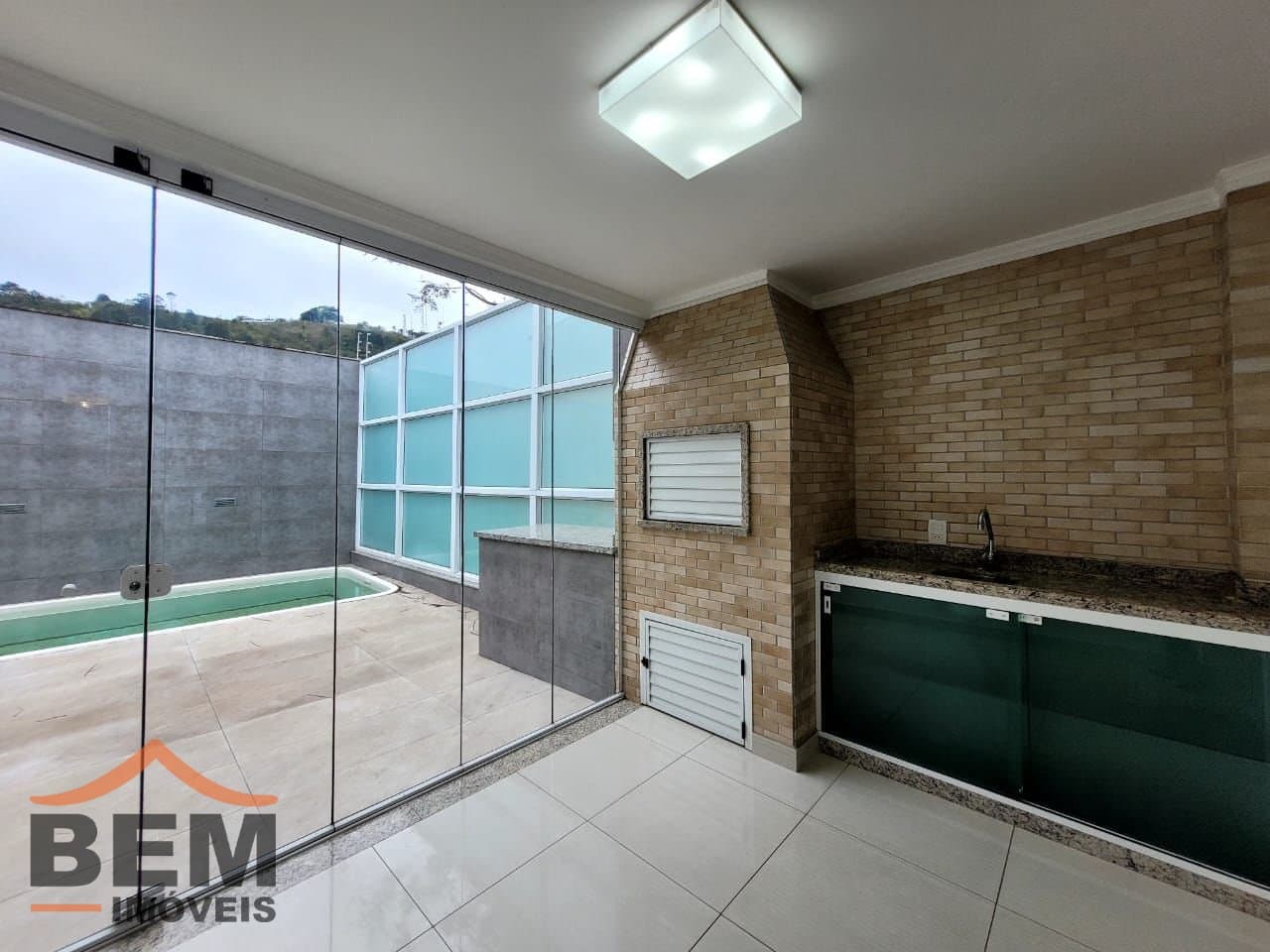 Casa para Locação com 3 quartos no bairro Centro, em Itajaí - SC