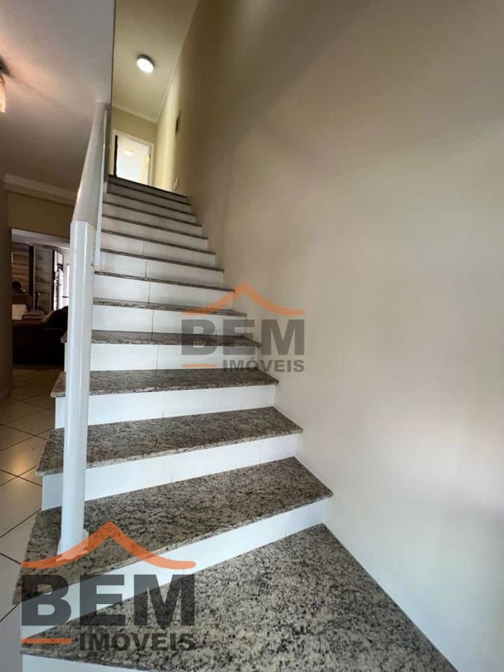 Sobrado para venda no Bairro Dom Bosco, em Itajaí, com 85m² e 3 dormitórios, sendo 3 suítes