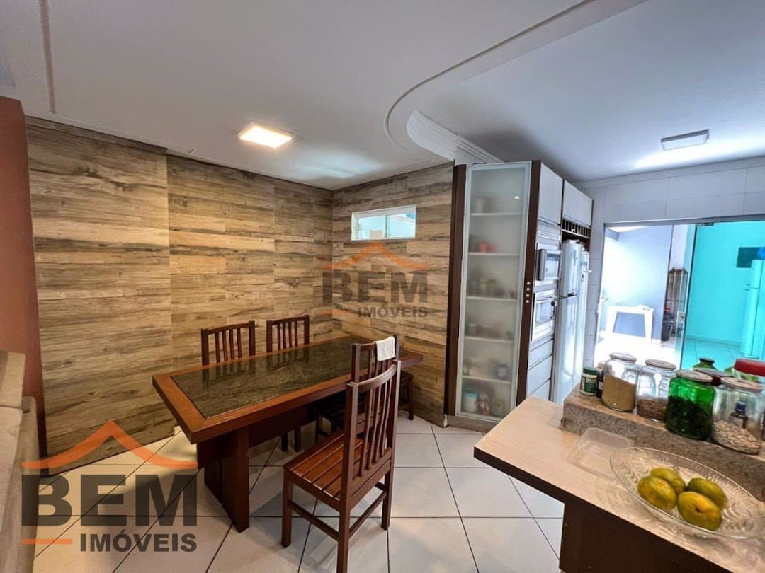 Sobrado para venda no Bairro Dom Bosco, em Itajaí, com 85m² e 3 dormitórios, sendo 3 suítes