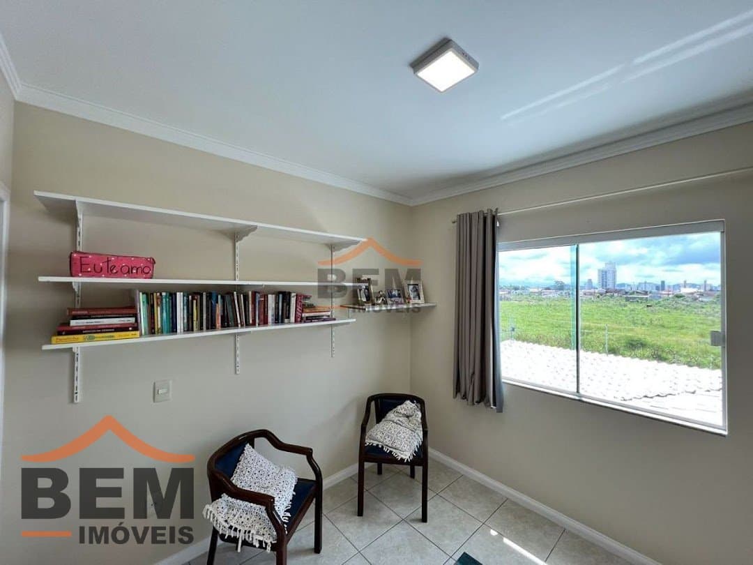 Sobrado para venda no Bairro Dom Bosco, em Itajaí, com 85m² e 3 dormitórios, sendo 3 suítes