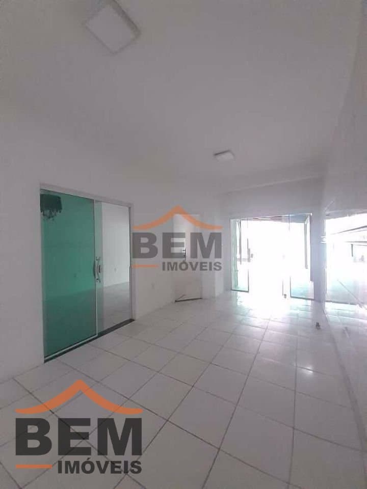 Casa para Locação com 3 quartos sendo 1 suíte, 3 vagas no bairro São Judas em Itajaí/SC
