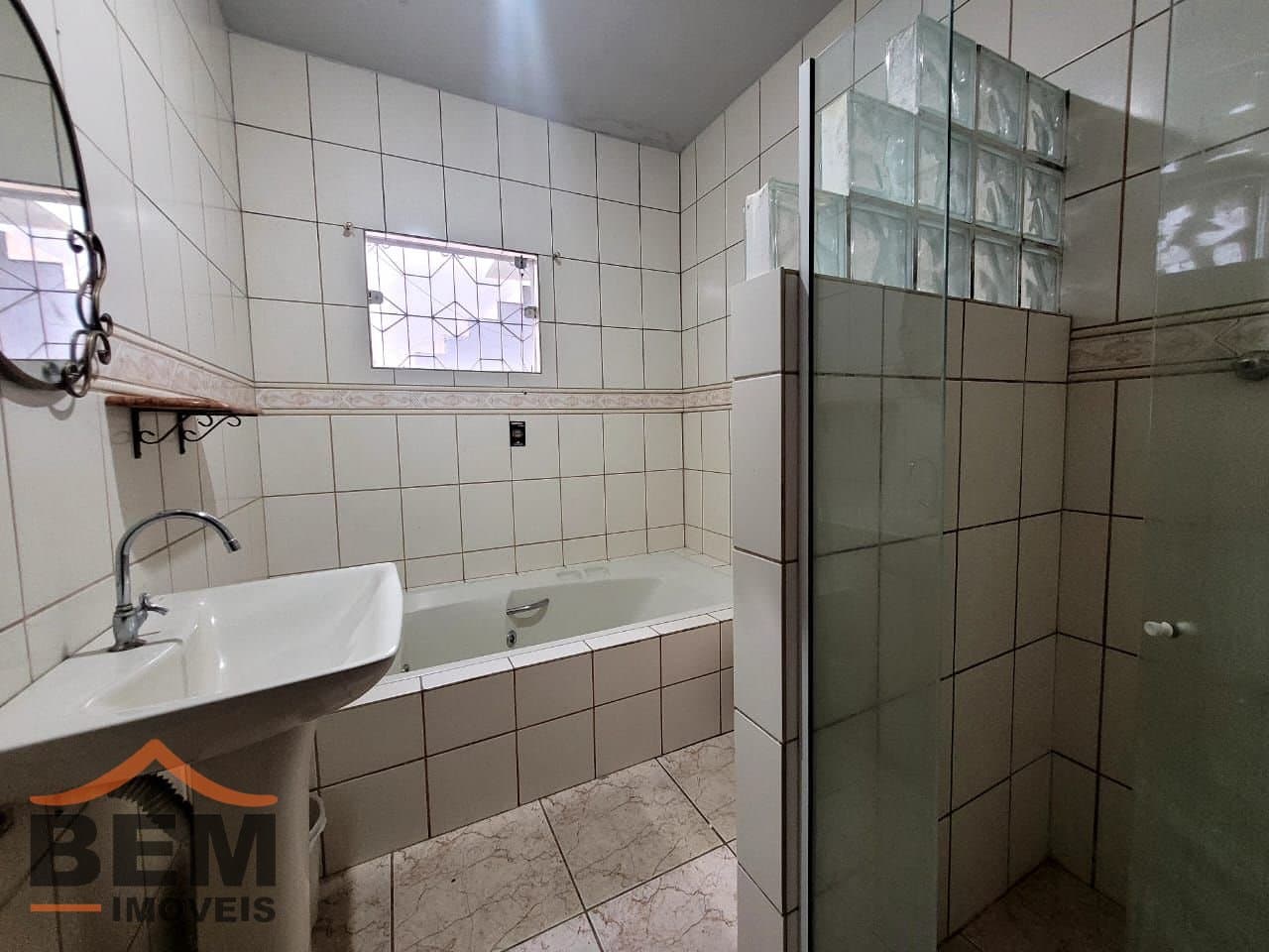 Casa para Locação com 6 quartos sendo 1 suíte, 1 vaga no bairro Fazenda em Itajaí/SC