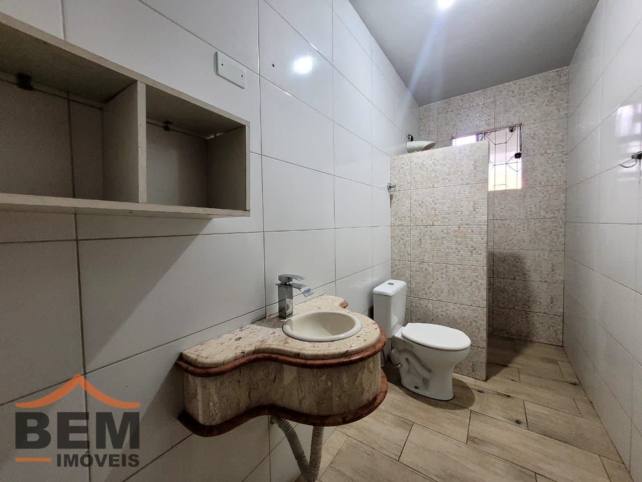 Casa para Locação com 6 quartos sendo 1 suíte, 1 vaga no bairro Fazenda em Itajaí/SC